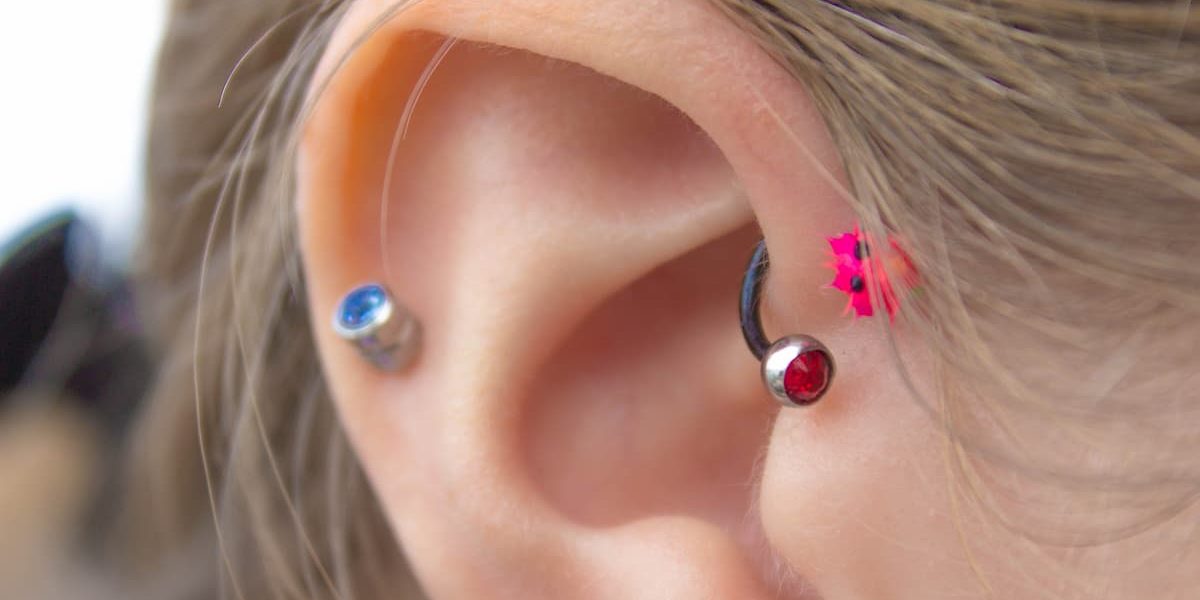 Piercing Hélix, c’est quoi ? Quels sont les risques ?