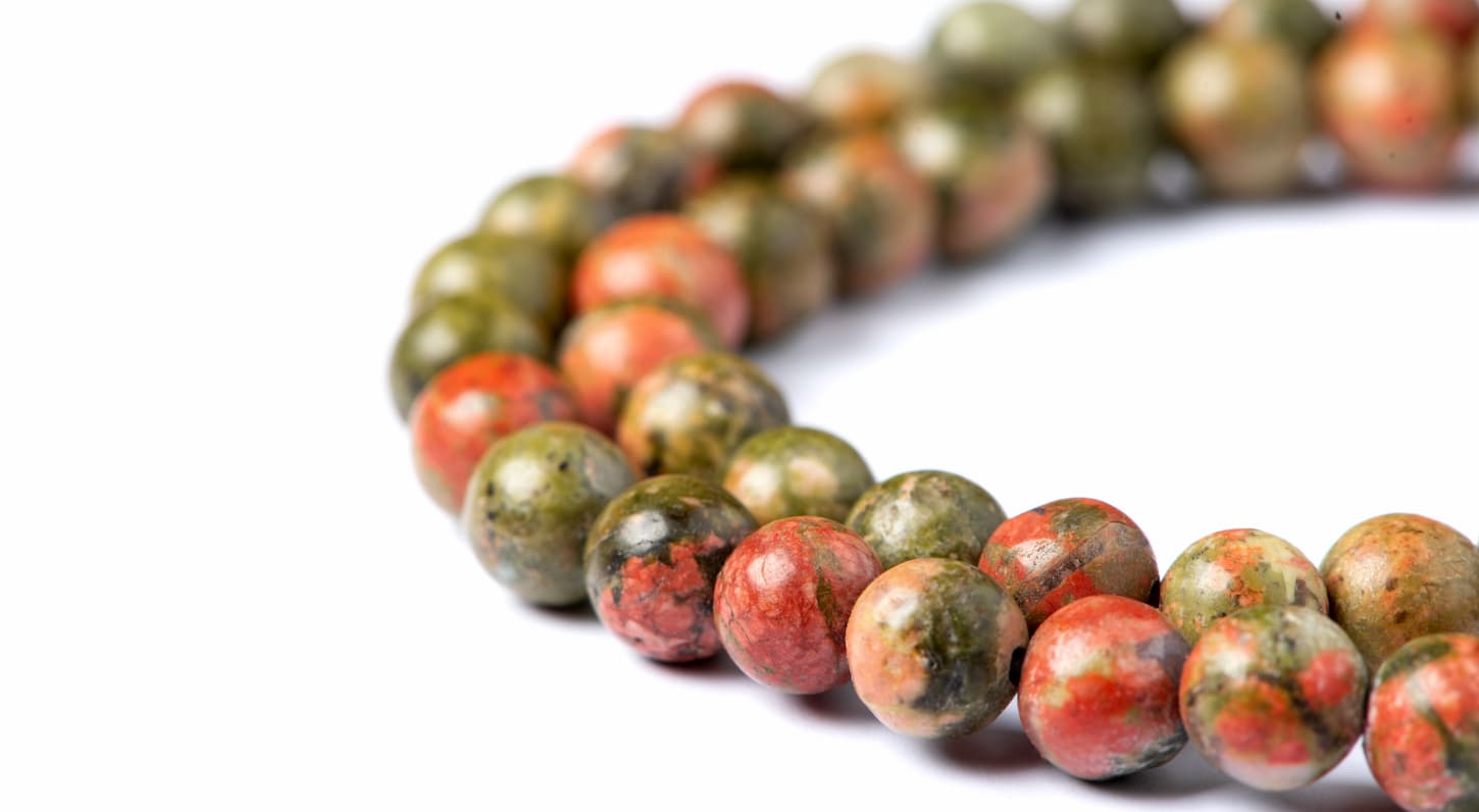 Bracelet Unakite, significations, symboles et guide d’achat.
