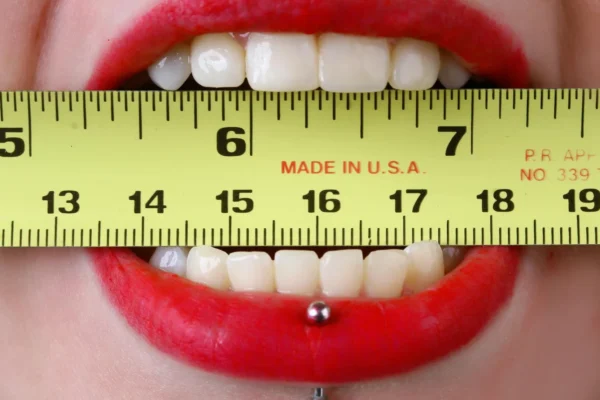 Piercing pénis : 8 types de piercings génitaux masculins expliqués