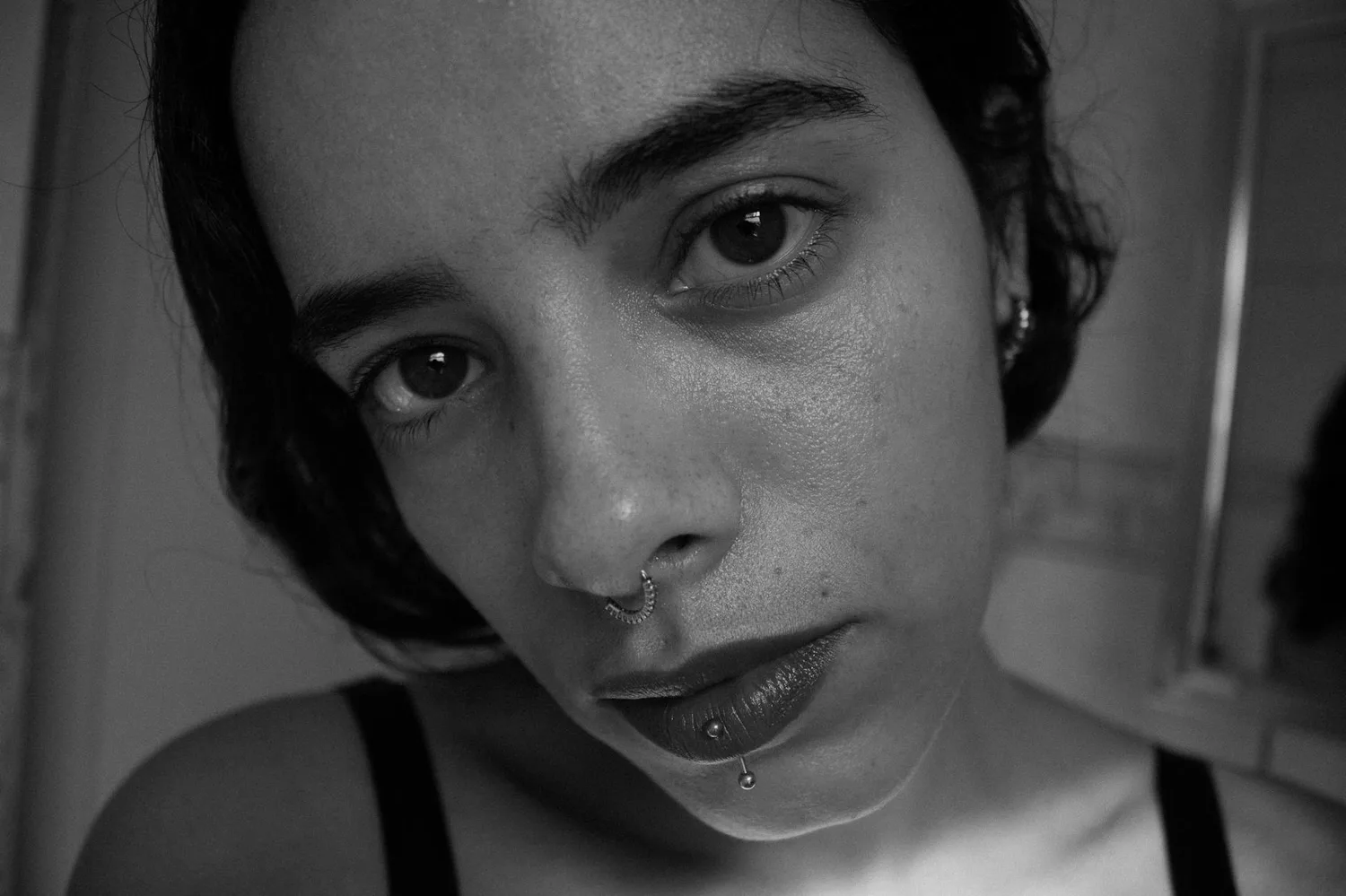 Piercing visage : types, placements et conseils pour bien choisir