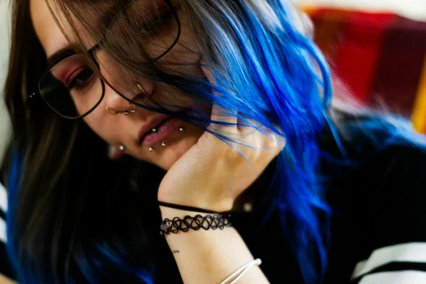Anti-tragus piercing : tout savoir avant de se lancer en 2026