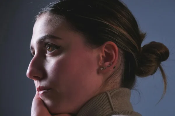 Piercing oreille : les 10 noms à connaître avant de se lancer